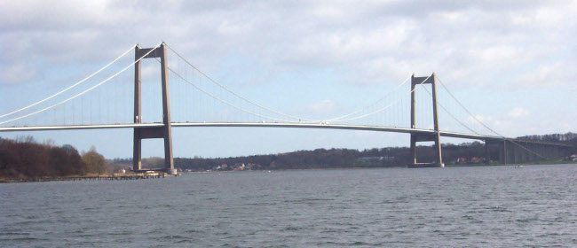 Puente Nye Lillebaeltsbro. Odense - Aarhus