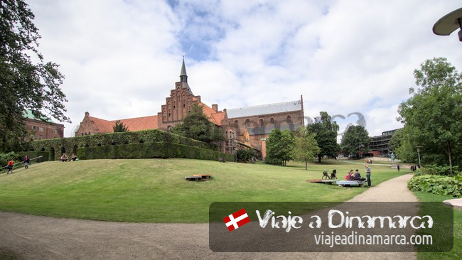 Catedral de Odense jardines