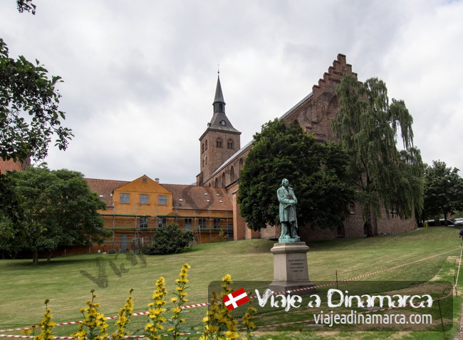 Catedral de Odense. Parque Eventyrhaven